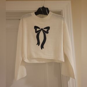 NWT Sincerely Jules Bow Black/White Sweater - Size M